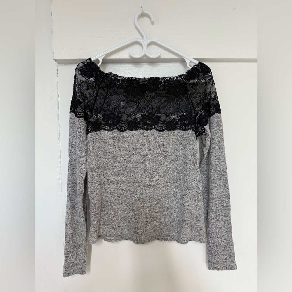 Vero Moda Gray Top with Black Lace Detail